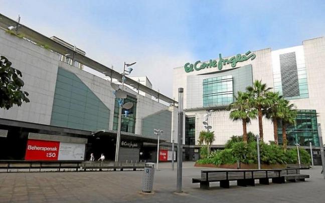 Edificio de El Corte Inglés actualmente casi vacío. Foto: Javi Colmenero