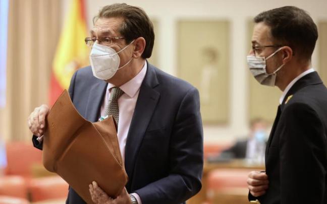 El candidato del PP a uno de los puestos vacantes del Tribunal Constitucional, Enrique Arnaldo, durante la Comisión Consultiva de Nombramientos El candidato del PP a uno de los puestos vacantes del Tribunal Constitucional, Enrique Arnaldo, durante la Comisión Consultiva de Nombramientos