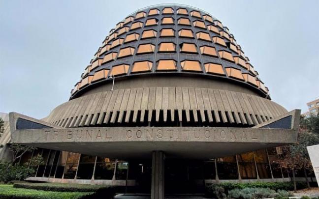 Fachada del Tribunal Constitucional. Fachada del Tribunal Constitucional.