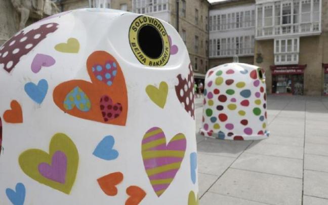 Presentación este lunes de los contendores que se van a instalar por toda la ciudad.