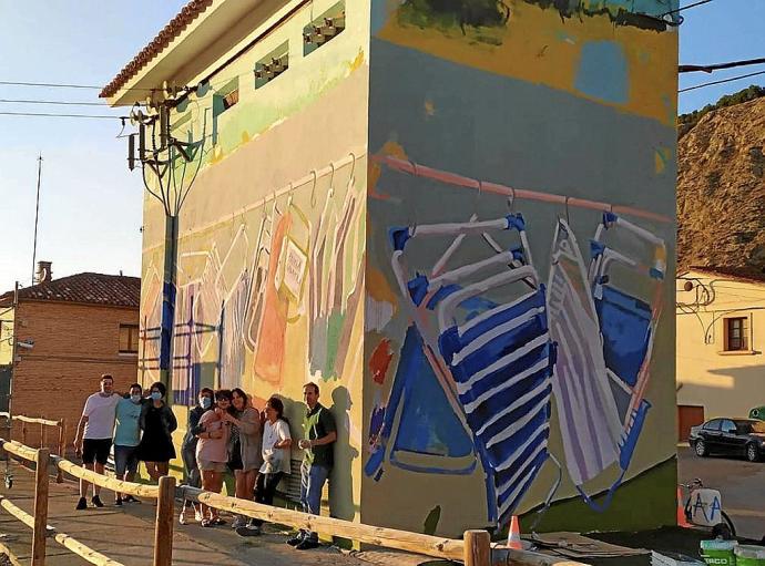 Puesta de largo del mural de la artista Paula Calavera.