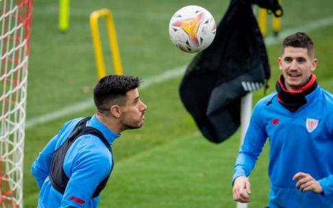 Yuri y Sancet, durante un entrenamiento del Athletic.