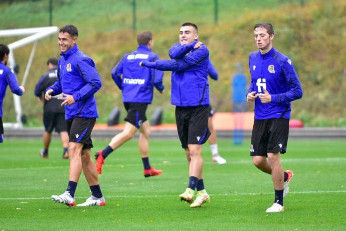Zubimendi, Barrenetxea y Pacheco, durante un entrenamiento.