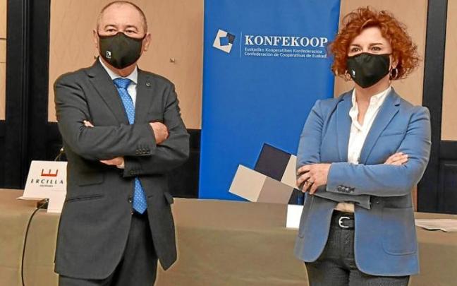 Iñaki Nubla y Rosa Lavin, de Konfekoop, ayer en Bilbao. Foto: Efe