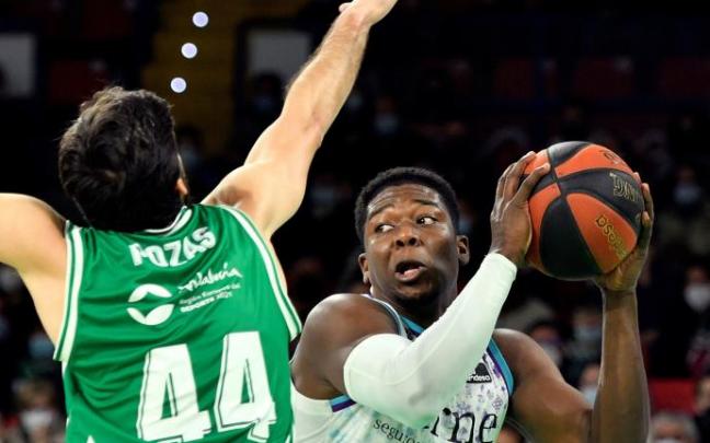El Surne Bilbao Basket ha logrado en Sevilla su quinta victoria consecutiva. El Surne Bilbao Basket ha logrado en Sevilla su quinta victoria consecutiva.