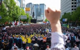 Corea del Sur. Las manifestaciones con motivo del Día del Trabajador en Seul reflejaron el tradicional orden oriental, a pesar de que como en otros lugares se reivindicaba una reforma laboral y la mejora en las condiciones de los trabajadores.