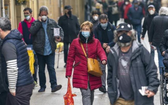 La incidencia acumulada cae a la mitad en Gipuzkoa