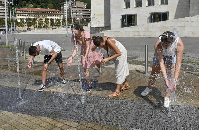 Cinco municipios de Bizkaia se mantienen en la zona roja por coronavirus
