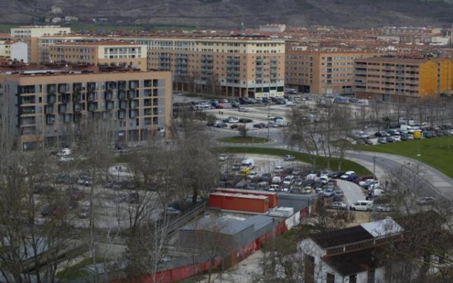 El aparcamiento de Corralillos se destinará al uso exclusivo de quienes tengan tarjeta de residente del Sector 1 y 8.