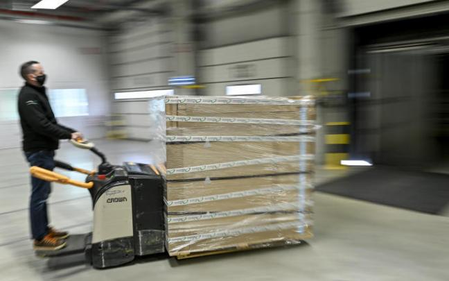 Los costes laborales en Euskadi superan en 400 euros la media estatal