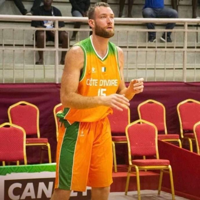 Costello, en un entrenamiento con Costa de Marfil.