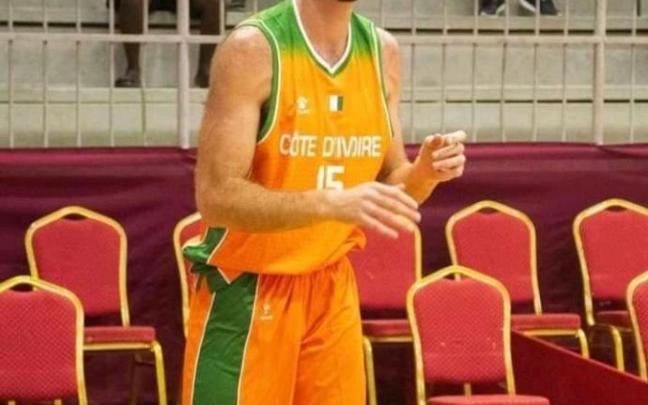 Costello, en un entrenamiento con Costa de Marfil.