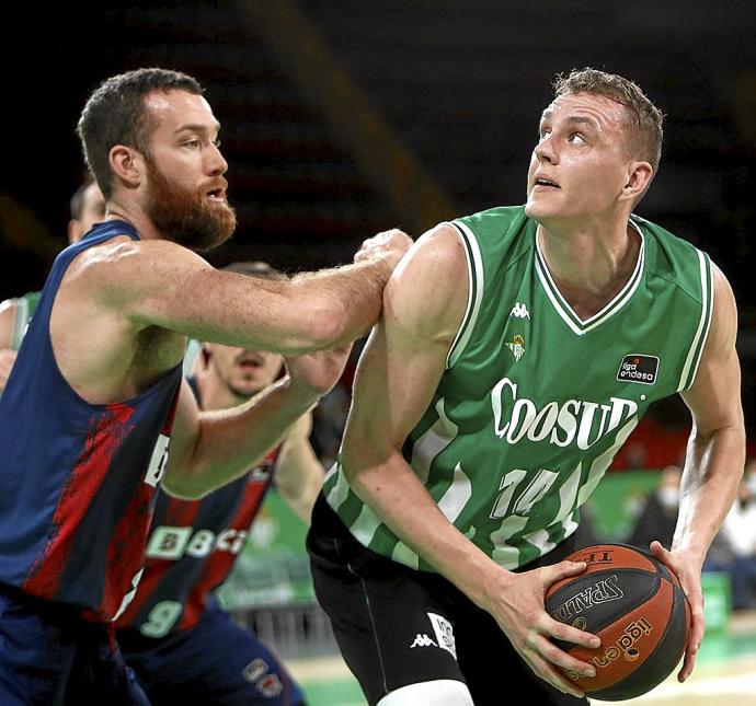 El 1x1 del Baskonia: Costello vuelve al 'cinco'