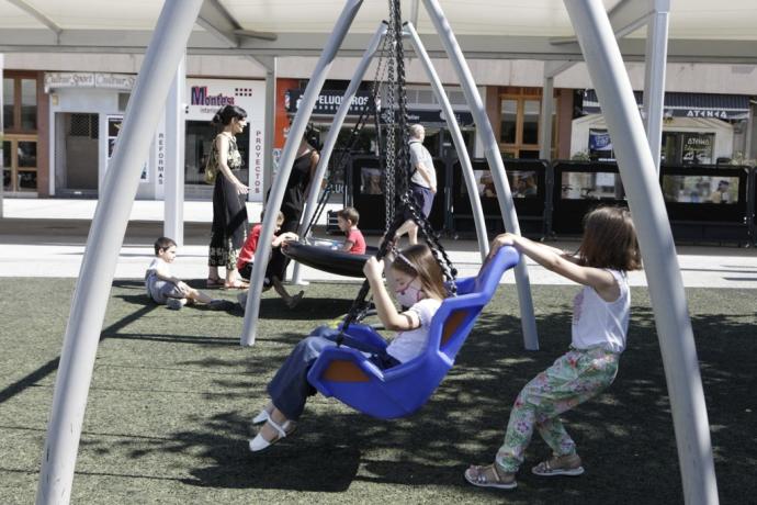 Niños jugando en Vitoria.