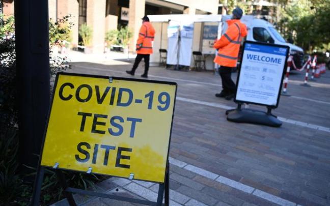 Un centro de pruebas PCR en Londres.