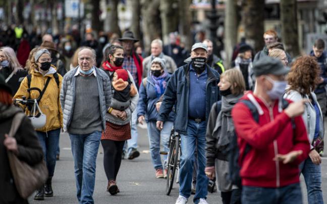 La transmisión del virus en Europa es más alta entre los ancianos