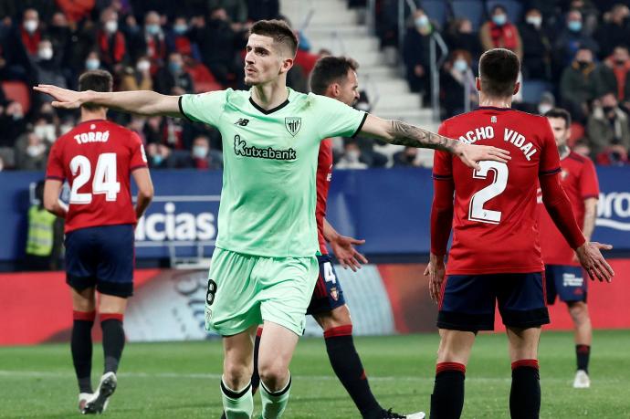 Oihan Sancet celebra su segundo gol contra Osasuna.