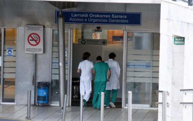 Entrada a las urgencias del Hospital de Cruces Entrada a las urgencias del Hospital de Cruces