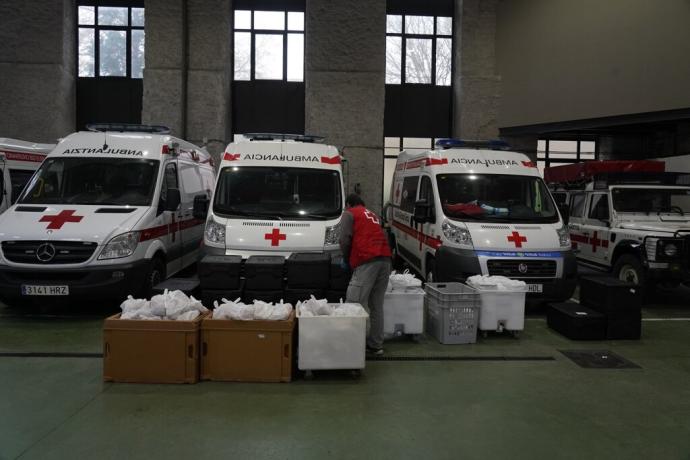 Voluntarios de la Cruz Roja en Vitoria