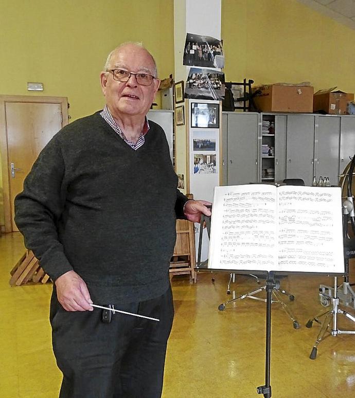 El director oñatiarra Iñaxio Ibarrondo, con la batuta que ha alzado durante más de cuatro décadas.