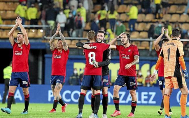 Oier, Chimy, Darko, Moncayola, Juan Cruz, Manu Sánchez y Sergio Herrera celebran la victoria. Oier, Chimy, Darko, Moncayola, Juan Cruz, Manu Sánchez y Sergio Herrera celebran la victoria.