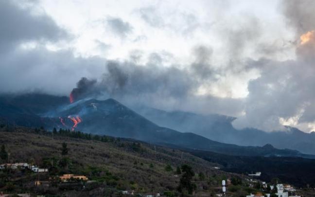 El volcán Cumbre Vieja, desde el mirador de Tajuya El volcán Cumbre Vieja, desde el mirador de Tajuya