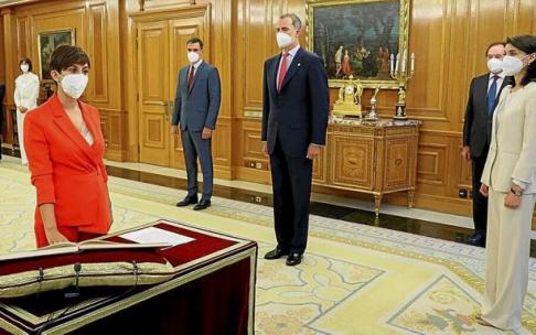 La ministra de Política Territorial, Isabel Rodríguez, toma posesióndel cargo en presencia de Pedro Sánchez.Foto: Efe La ministra de Política Territorial, Isabel Rodríguez, toma posesióndel cargo en presencia de Pedro Sánchez.Foto: Efe