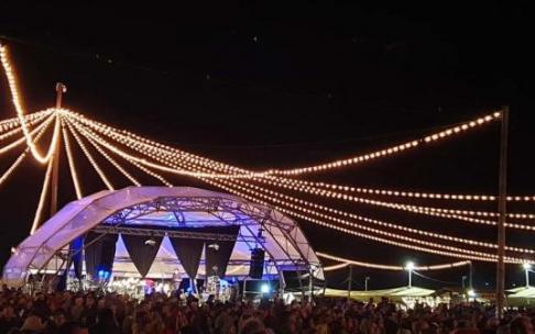 Cúpula Orbit transparente, esta de 15 metros, en el Festival de la Luz Galicia