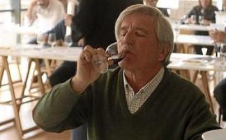 Un experto en el transcurso de una cata. Foto: Cristina Solano