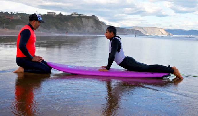 Bizkaia es referente en el surf inclusivo.