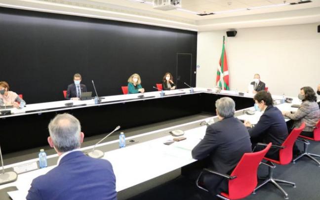 El Consejo Vasco de Finanzas se ha reunido esta mañana en Gasteiz. El Consejo Vasco de Finanzas se ha reunido esta mañana en Gasteiz.