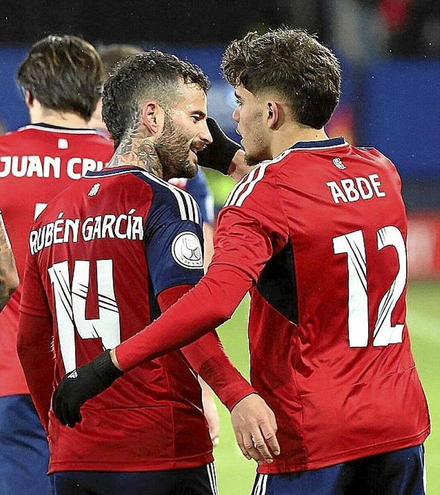 Rubén García y Abde, celebrando el gol del marroquí.