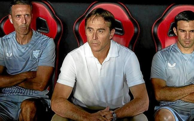Lopetegui, completamente abatido en el banquillo. | FOTO: EFE Lopetegui, completamente abatido en el banquillo. | FOTO: EFE