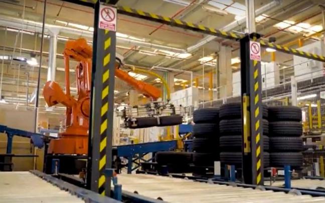 Serveo cuenta con un equipo propio de ingenieros especializados en automatización y robótica. Serveo cuenta con un equipo propio de ingenieros especializados en automatización y robótica.