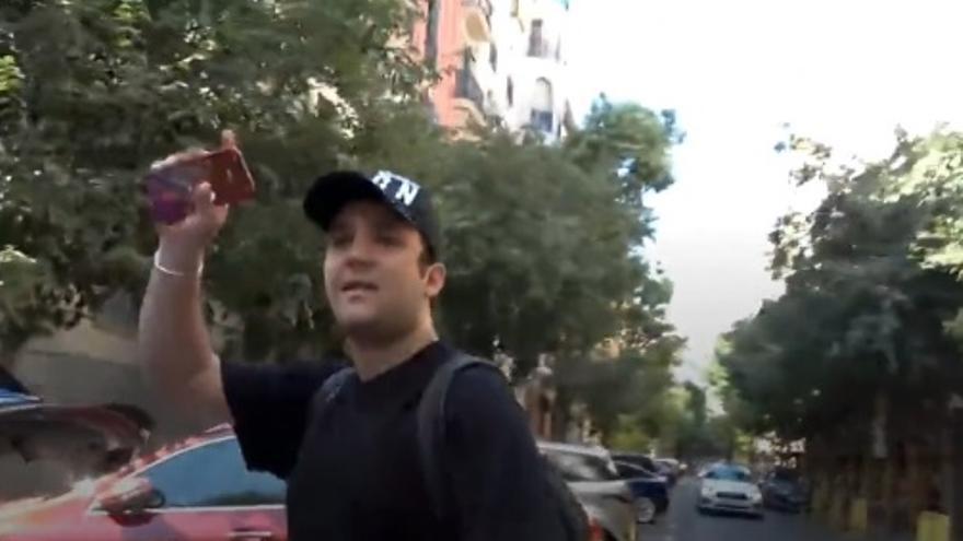 Froilán, enfrentándose a los periodistas.