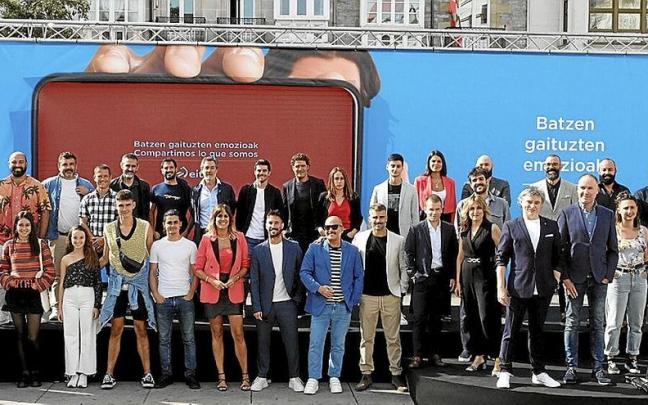 Imagen de familia durante la presentación de la nueva temporada de ETB. Imagen de familia durante la presentación de la nueva temporada de ETB.