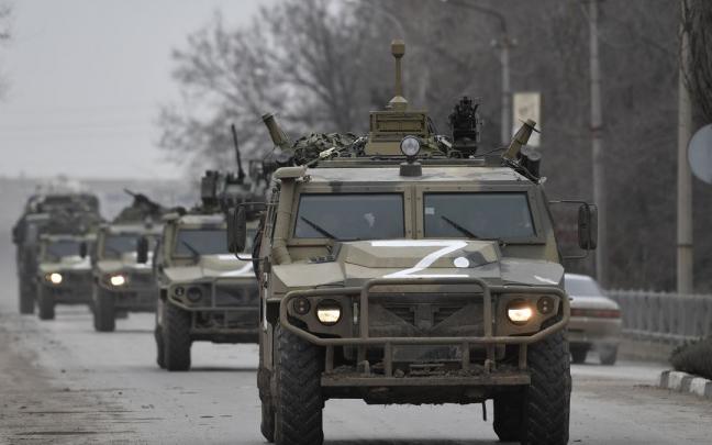 Vehículos militares de Rusia en la península de Crimea. Vehículos militares de Rusia en la península de Crimea.