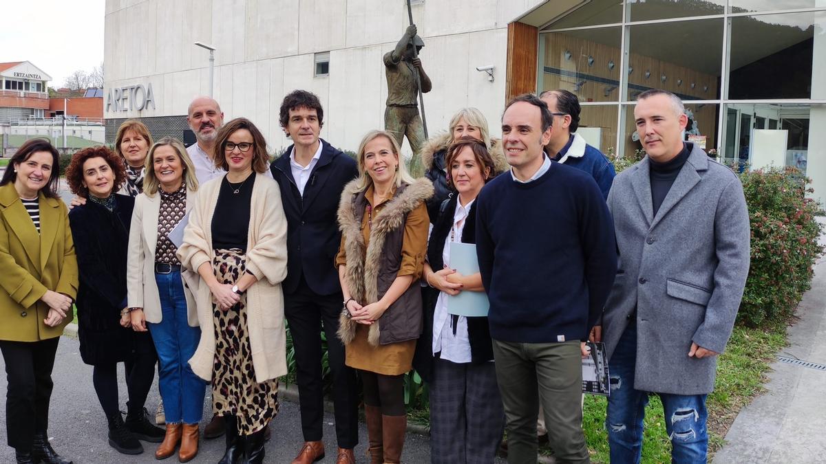 La jornada sirvió para poner de relieve el papel de la Diputación Foral en el desarrollo de la zona.