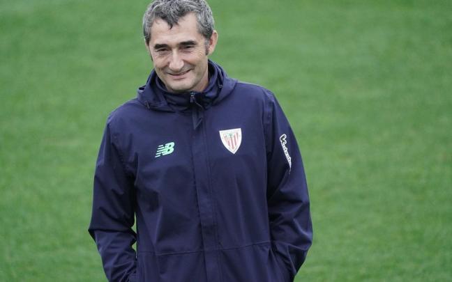 Ernesto Valverde, técnico del Athletic, durante una sesión de entrenamiento.