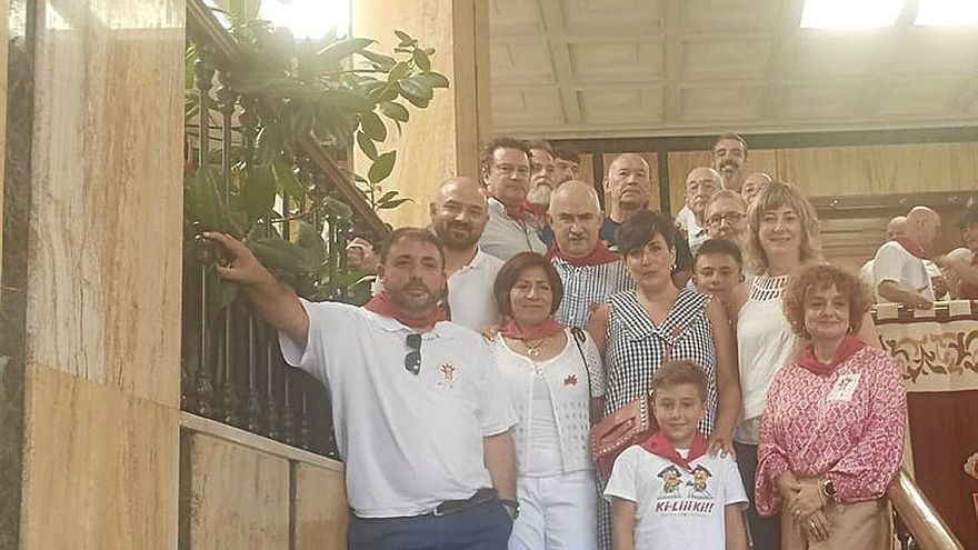 Represetantes y cargos de Geroa Bai ayer en el ayuntamiento estelles.