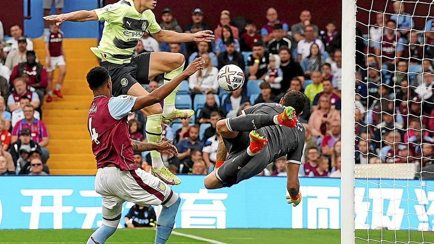 Remate de Erling Haaland para firmar su último gol con el Manchester City, en el duelo contra el Aston Villa de la Premier League. | FOTO: EUROPA PRESS