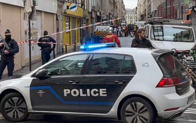 Cordón policial junto al lugar del tiroteo. Cordón policial junto al lugar del tiroteo.