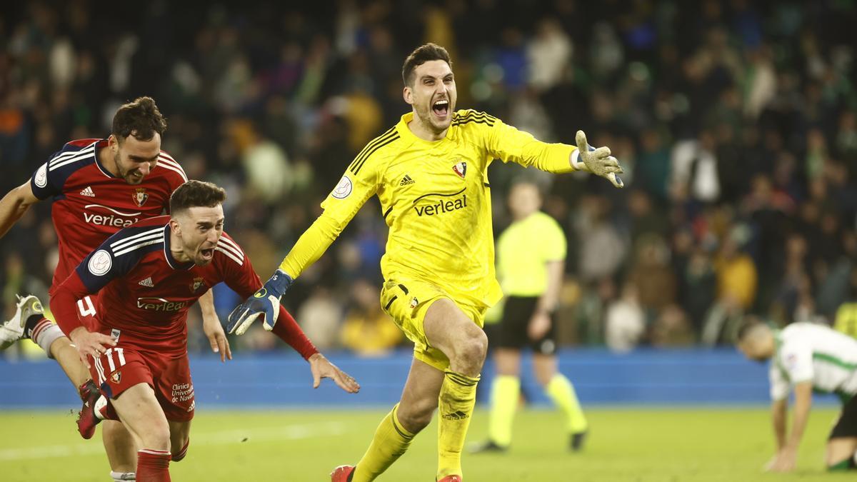 Sergio Herrera celebra su parada