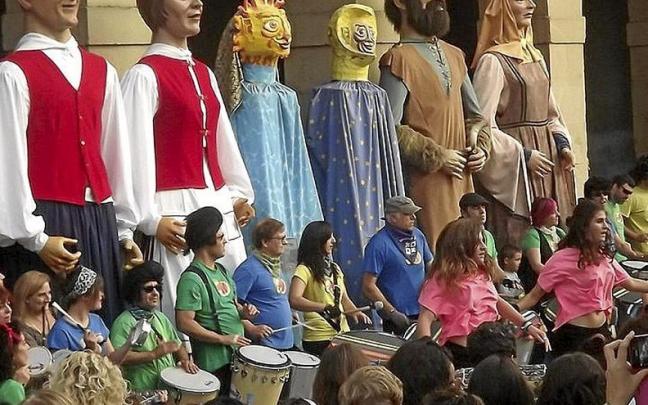 Batukada en las fiestas de San Miguel. Batukada en las fiestas de San Miguel.