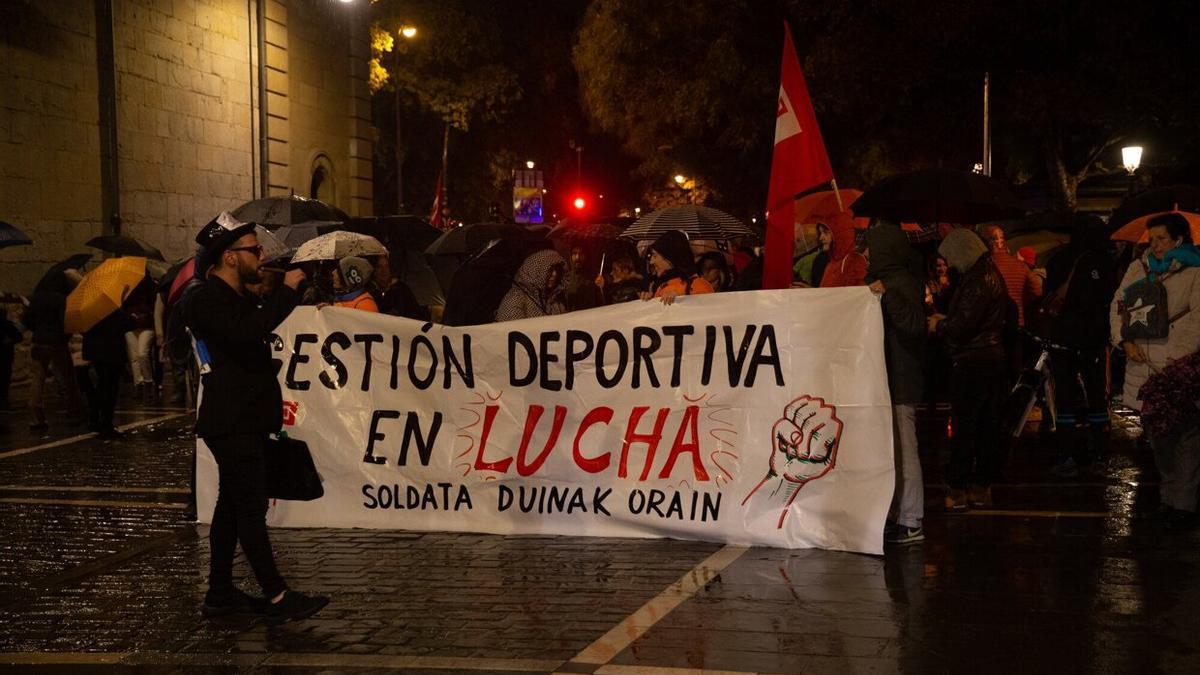 Manifestación por la huelga en gestión deportiva el 18 de noviembre.