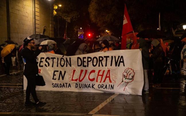 Manifestación por la huelga en gestión deportiva el 18 de noviembre.