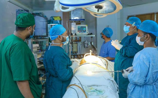 Intervenci&oacute;n en un quir&oacute;fano.