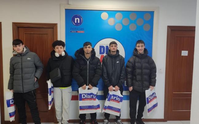 Los alumnos de 2° de Carpintería de EPA El Carmen han visitado la redacción de DNA Los alumnos de 2° de Carpintería de EPA El Carmen han visitado la redacción de DNA