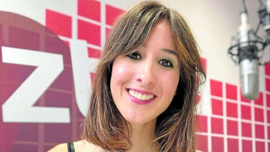 Ainhoa Vitoria irrati-esataria.