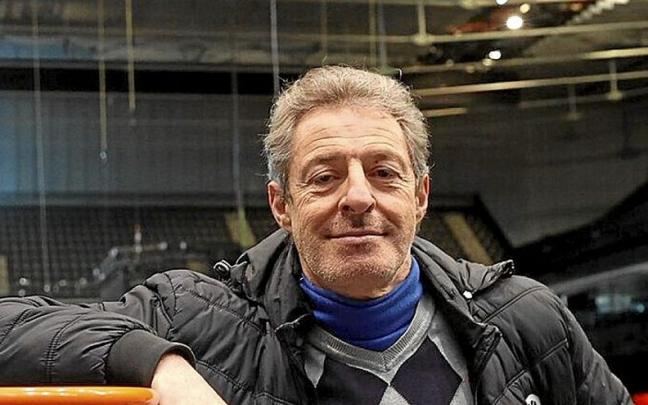 Pablo Bretos, posando en el Navarra Arena. Pablo Bretos, posando en el Navarra Arena.